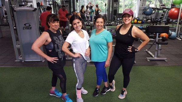 Saturday's 9 am group training with these awesome ladies!