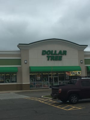 Dollar Tree of Taunton -- Northwoods Crossing : 2101 Bay Street, Taunton                    Storefront