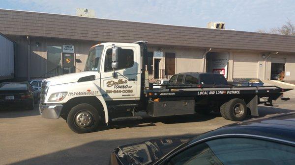 Towing Dallas,Flatbed Towing,Roadside Assistance,Dallas Towing,winxh out of mud