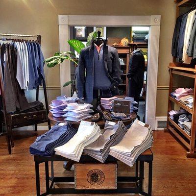 We provide our customers with a wide variety of seasonal ready-to-wear brands from around the world.