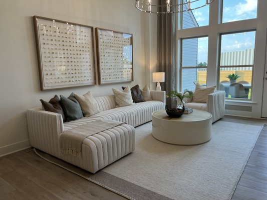 Living room: A clean and tidy space to relax and enjoy with your family.