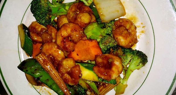 Fried shrimp with broccoli