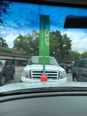 This Publix also has only 2 curbside pickup parking spaces.