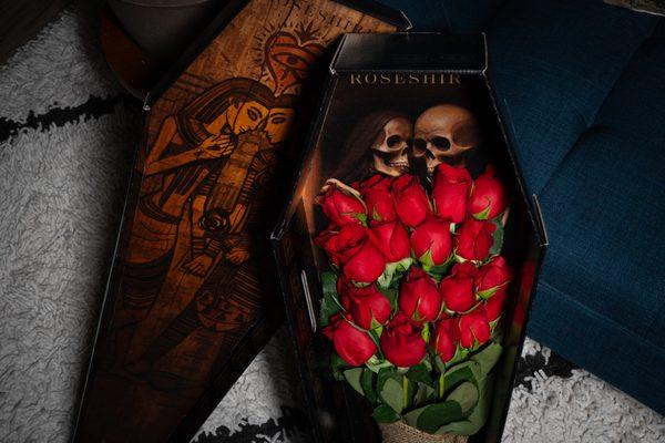 A Coffin-inspired rose experience