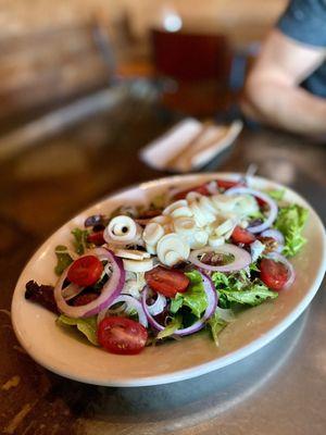 Bloomsdale Salad with mixed greens (Spinach not available)