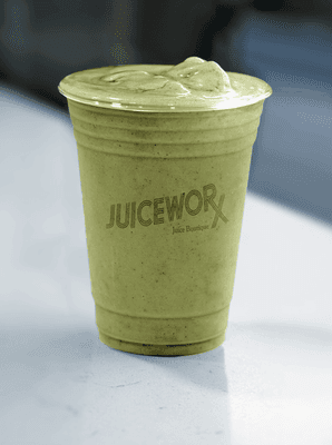 Green Crack
Spinach, Avocado , Mango, Vanilla Protein Powder, Cashews, Shredded Coconut, Coconut Milk, Coconut Water