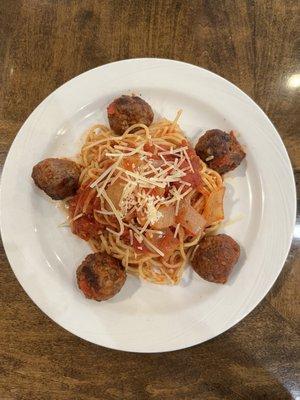 Spaghetti and meatballs