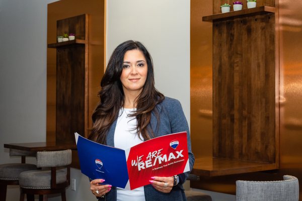 Cynthia Fowlkes - Remax Instyle Realty