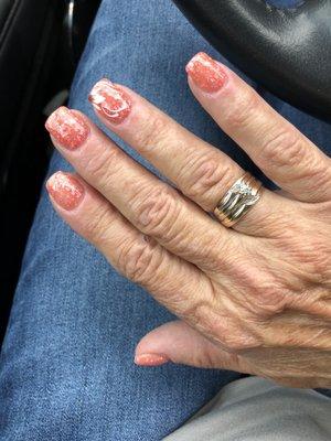 She even added a cute detail on both ring fingers.