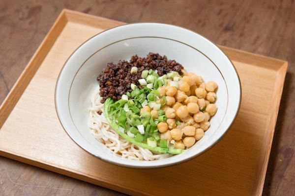 Bean Paste Noodle with Pea and Pork