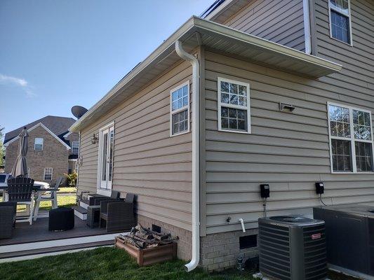 6" Seamless Aluminum Gutters / 3x4" Aluminum Downspouts installed in Virginia Beach