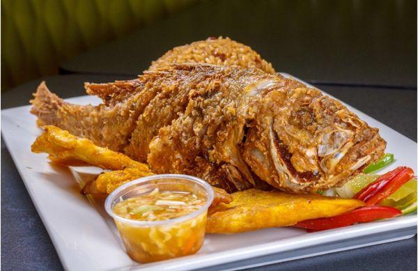 Fried fish and plantain rice & beans