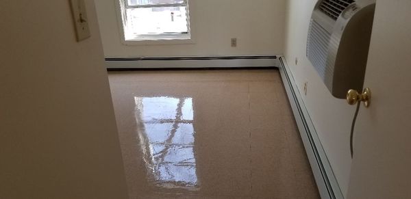 Waxing  floor