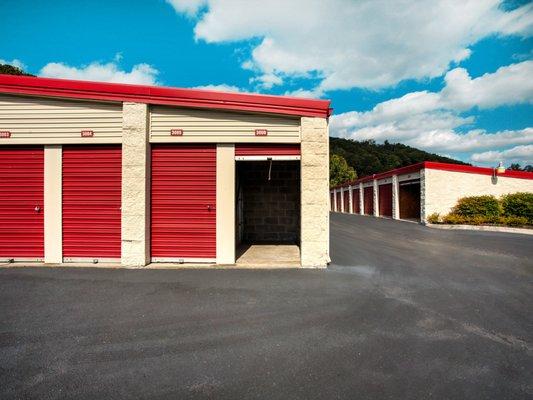 Storage units of all different sizes