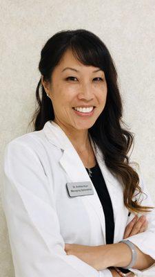 Dr. Andrea Huyn (optometrist)