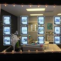 24 hr rmls window display for your home shopping pleasure.