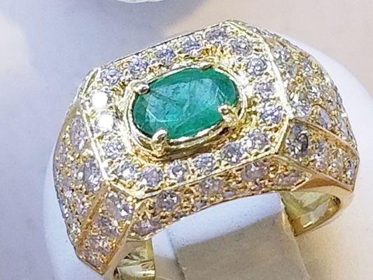 18ktyg Genuine Emerald and encrusted with Diamonds.