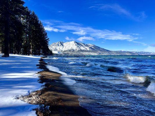 Lodging right on the shores of beautiful South Lake Tahoe, CA