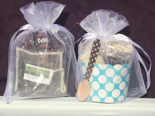 Biscotti & Tea Favor. And Cupcake Favor. Customize your perfect event favors for your guests.