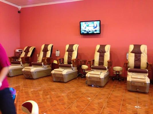 12 brand new deluxe spa chairs