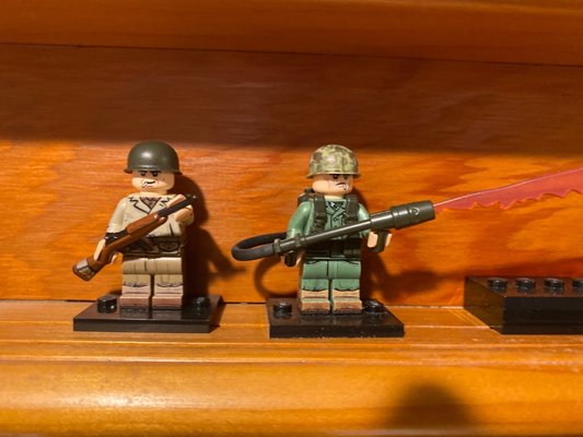 Brickmania WW2 US Army infantry soldier and USMC flamethrower