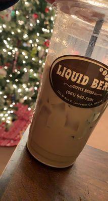 32oz (XL) Iced chai tea latte