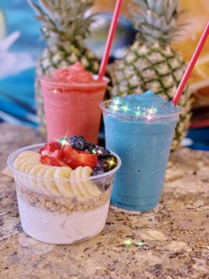 Come by and try out Natural Blend's new Blue Hawaiian smoothie and coconut bowls newly added menu items.... So good and refreshing