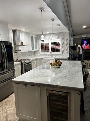 Dolomite, laminated countertops