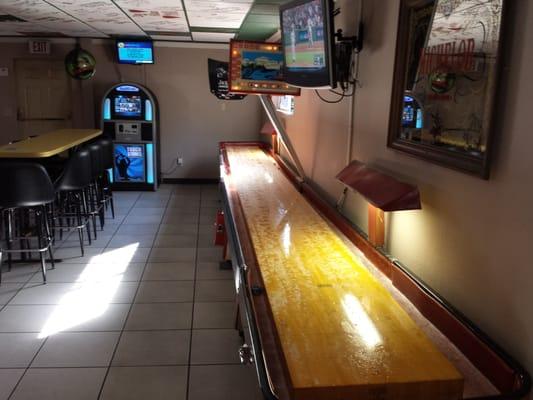 Shuffle board table