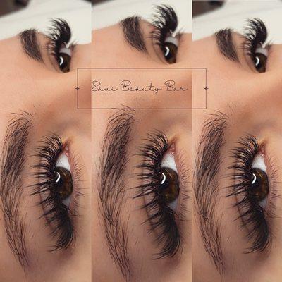 Wispy hybrid set. Each set of lashes are customized to the clients eyes and preferences