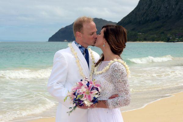 Beautiful weddings start with amazing Hawaii weddings!