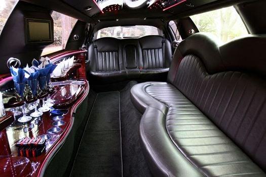 Lincoln Stretch Limousine Interior!