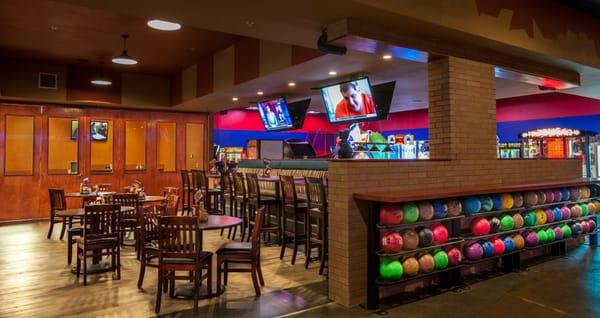 Sports Bar - best place to watch the game in town!