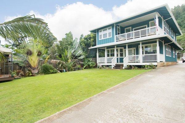 Here is a listing located across from 3 tables beach in Haleiwa