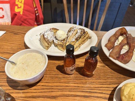 Grits, French toast & bacon