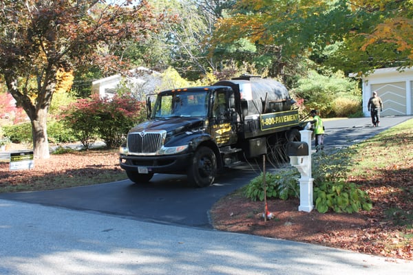 U.S. Pavement residential driveway sealcoating