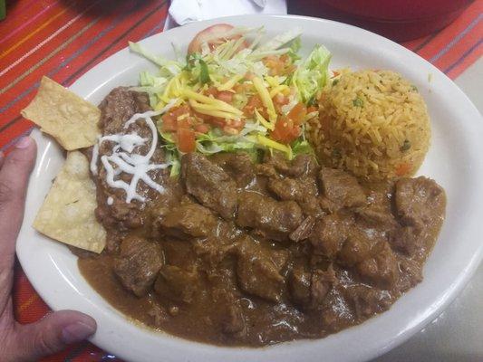 Carne guisada plate.