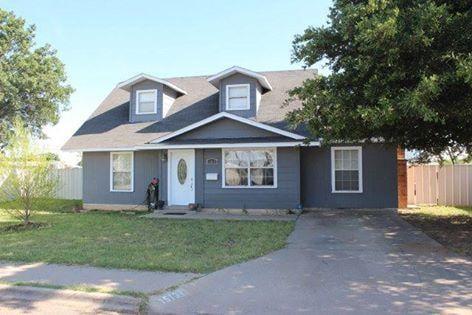 Practically perfect in every way! Move in ready home with updates galore! New windows, new ac/heat, new stainless steel appl...