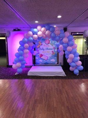 Marty did a great job every one in party was given complement They keep their promise and give you best decorations .i will highly recommend