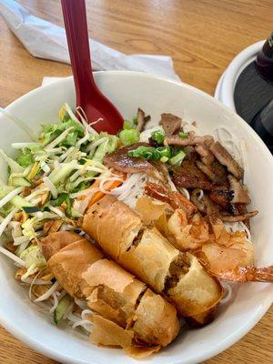 Vermicelli with shrimp, pork and egg roll ( B1)