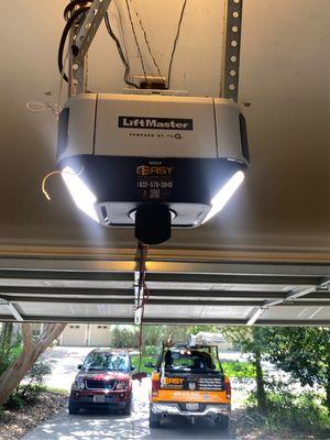 Garage door Opener 

Easy Garage Door Repair - HOUSTON