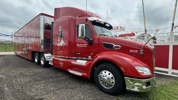 Budweiser Clydesdales truck.