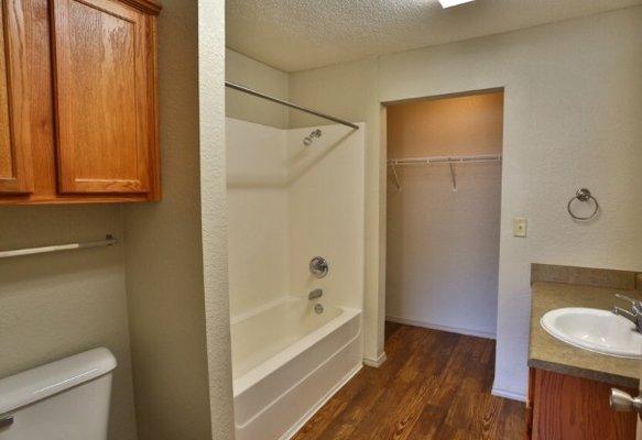 1 Bedroom Bath