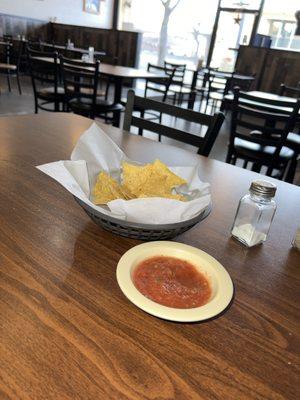 Complementary chips and salsa