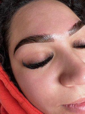 Brow lamination and henna tint (shaping included)