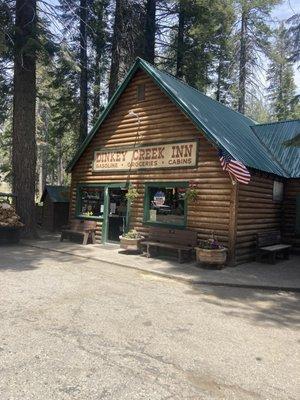 Dinkey Creek inn