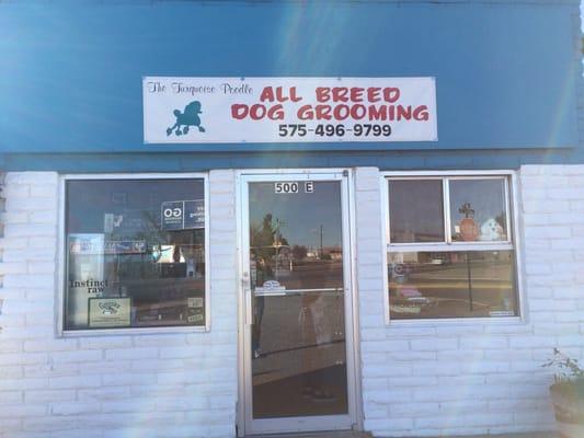 The front entrance to the shop---used to be an old Verizon Wireless store.