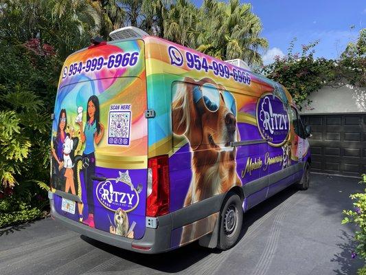 Luxury Mobile Pet Grooming at your doorstep. Fort Lauderdale, Plantation and all Broward County cities. Call now 954-999-6966