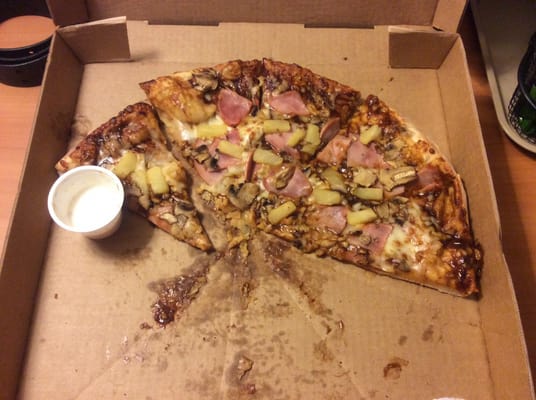 Maui Topper, hand tossed crust. Sweet BBQ sauce instead of marinara.