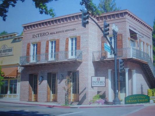 Grass Valley ofc. This is the new "OLD" building across from the post ofc. Check out the mining artifacts around the building!